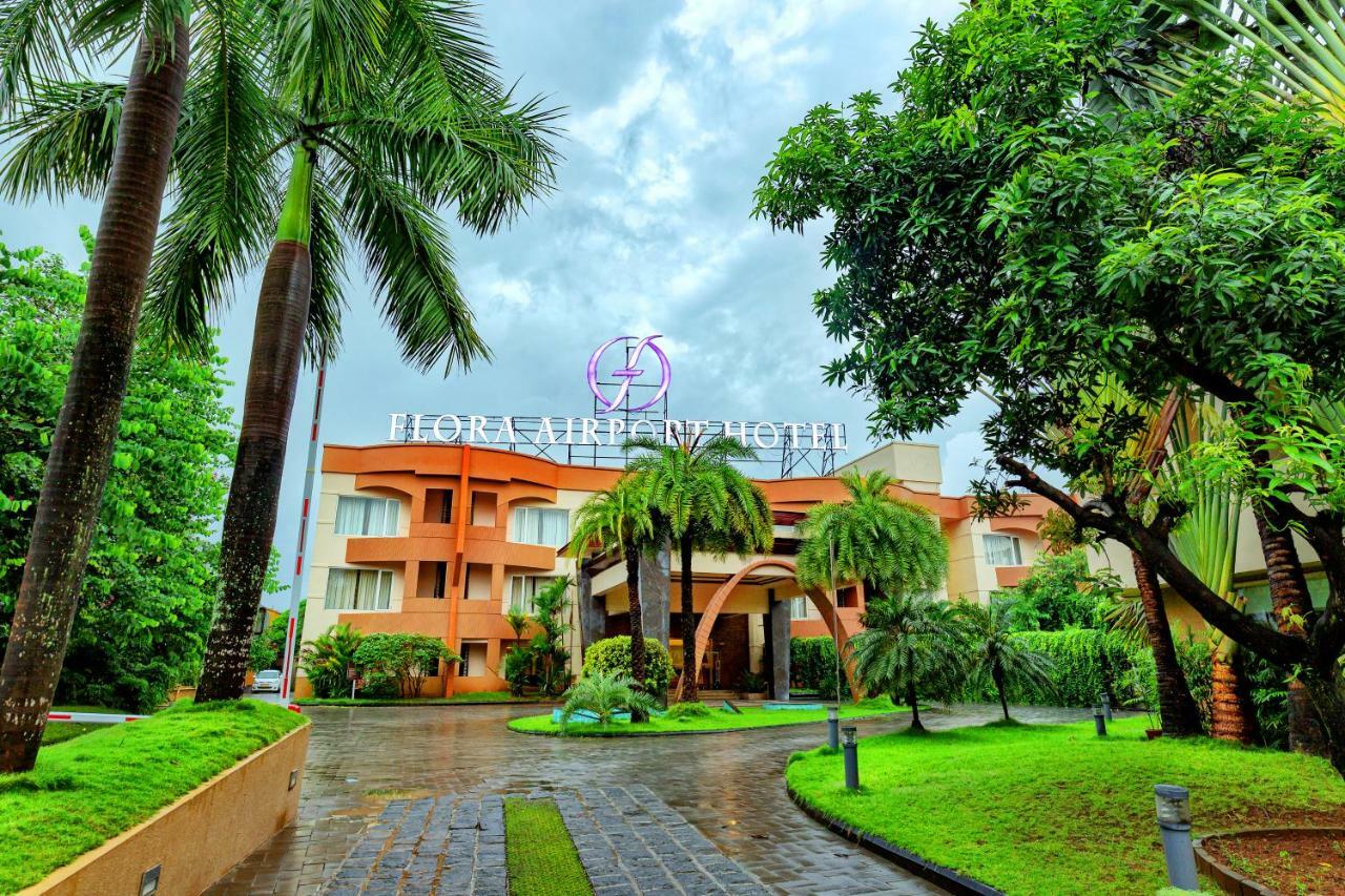 Flora Airport Hotel And Convention Centre Kochi Nedumbassery Esterno foto